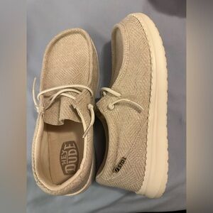 STQ Beige Slip On Casual Shoes Size 8 Men’s (NOT Hey Dude Style)
